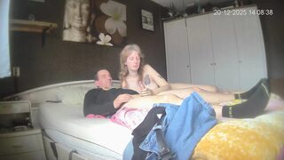 Amateur couple expirimenting
