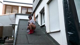 Big ass MILF enjoying outdoor anal fuck