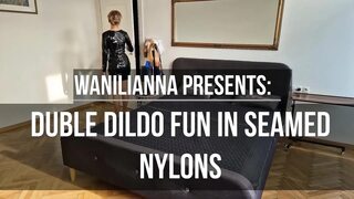 Double dildo fun in vintage nylons