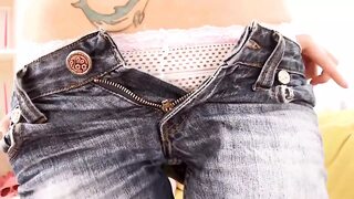 Gorgeous dark-haired babe taking massive cock🌭 up her ass🍑