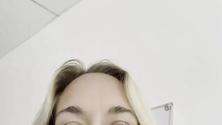 I put cream on my skin and show my tits