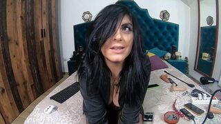 Stellar secretary scores a sick satisfaction solo sesh