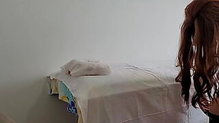 Wife Gets Hot Masseur Throatfuck In Genuine淫 Session