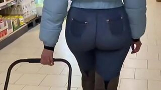 Slutty Stephanie Wolf gets pounded by a giant cock🍆 in