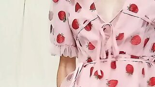 Slurpy wet pussy🌮️, juicy ripe snatch wrapped in red lace,