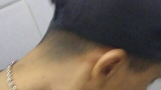 EXPRIMIENDO LA VERGA ????