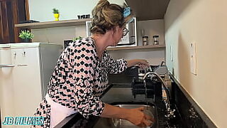 My Buddies Ravaged My Step-Grandma's阴道