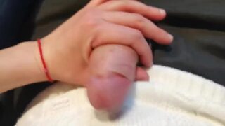 Segretaria fa la troia in ufficio, segando il capo e