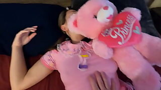 Naughty😈 tiny stepsis devours stepdad's juicy cum in her virgin