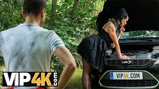 Flossing a Thunderstick in a Wildwood Whororama