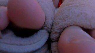 Curvaceous dominatrix worships own foot worship obsession