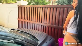 Soakin' Wet & Gettin' Slick Down the Strip